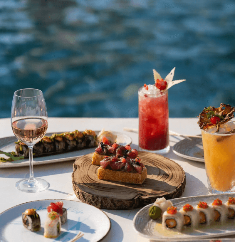 Oceanfront dining with wine and cocktails